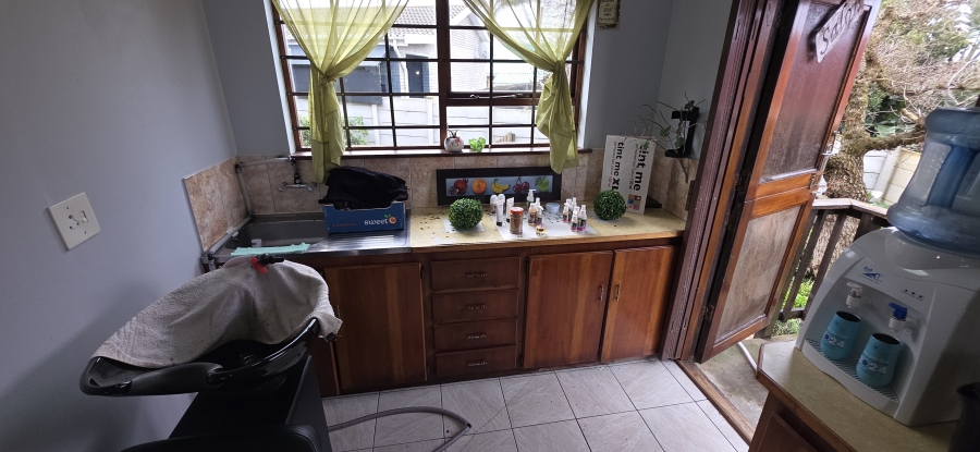 6 Bedroom Property for Sale in Dana Bay Western Cape